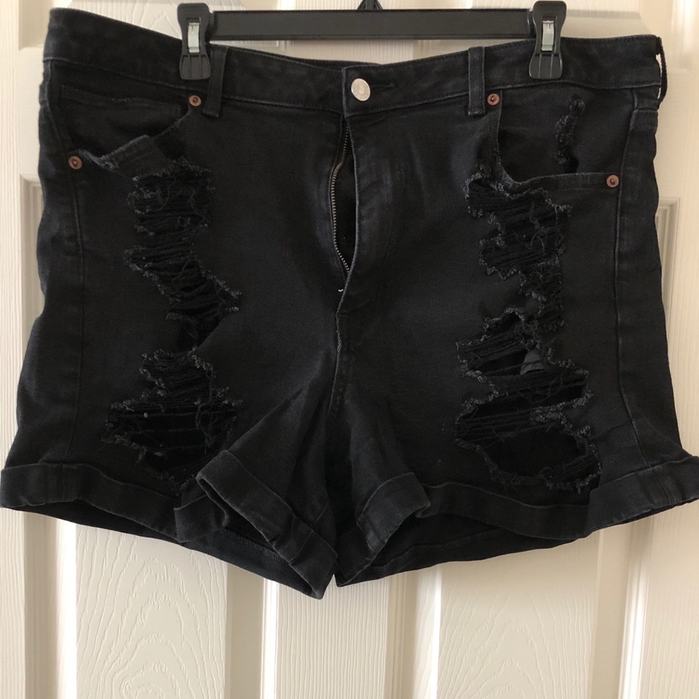 American Eagle Denim Mom Shorts — Size 18